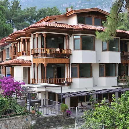 Artapart Aparthotel 4*
